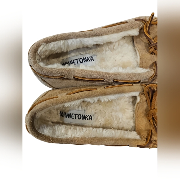 Minnetonka SZ 7 Beige Suede Moccasin #4052 Faux Fur Lined Comfort Slipper - Picture 5 of 6